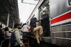 KRL Diusulkan Beroperasi...