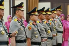 Sikapi Polri Aktif di...