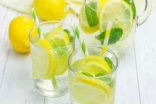 Benarkah Air Lemon Lebih...