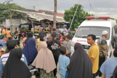 Gergaji Peluru Tank,...