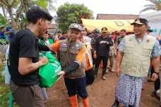 Baznas Berikan Santunan...