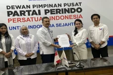 DPP Perindo Serahkan...