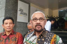 Pengacara Keluarga Arya...