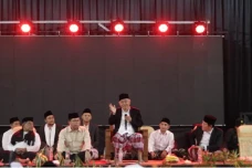Jelang 1 Abad, Pesantren...
