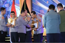 Kepemimpinan Inklusif,...