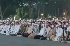 Massa Reuni 212 Mulai...