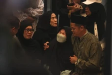 Keluarga Tak Penuhi...