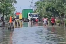 Banjir Rob Capai 1 Meter,...