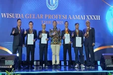 AAMAI Gelar Wisuda Profesi...