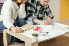 Resolusi Punya Rumah...