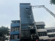 Kebakaran Gedung Tewaskan...