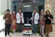 Operasi Robotik Lutut...