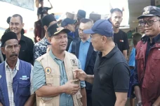 Hari Kedua Tinjau Sumatera,...