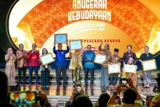 Gelar Anugerah Kebudayaan...