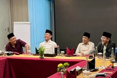 Gus Miftah Ajak Warga...
