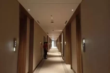 Industri Hotel Digulung...