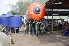 Unhan Bersama TNI Pasang...