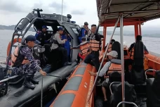 Pelayaran Kapal Wisata...