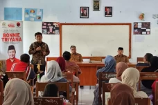 Bonnie Triyana: Peran...