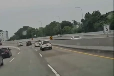 Kronologi Mobil Lawan...