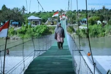 Istana: Pembangunan...