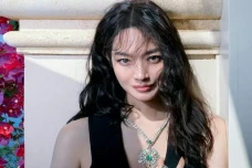 Shin Min Ah Resmi Jadi...