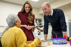 Kate Middleton Perkenalkan...