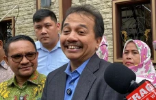 Roy Suryo Ungkap Ada...
