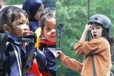 Azia Coba Jadi Guru...