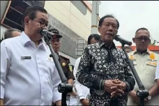 Tiang Monorel Dibongkar,...