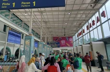 Hari Kedua Long Weekend,...