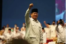 Survei Median: Prabowo...