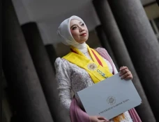 Raih Gelar Doktor di...