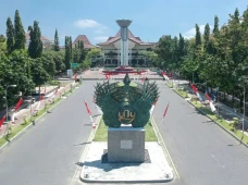 15 Universitas Terbaik...