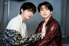 V dan Jungkook BTS Menangkan...