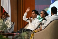 Gibran Pastikan Pembangunan...