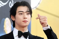 Cha Eun Woo Kehilangan...