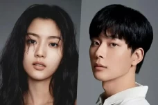 Shin Eun Soo dan Yu...