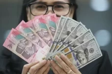 Rupiah Loyo ke Rp16.798,...