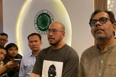 Materi Komedi Pandji...