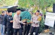 Jenazah Meriyati Roeslani...
