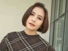 Akun LinkedIn Prilly...