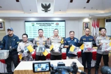 3 Orang Sekeluarga Tewas...