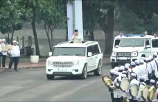 Prabowo Disambut Barisan...