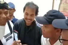 Roy Suryo Bakal Ajukan...
