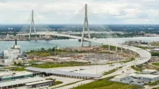 Trump Ancam Blokir Jembatan...