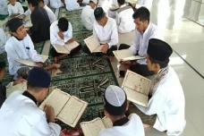Tadarus Al Quran di...