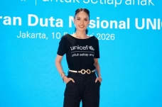 Cinta Laura Kiehl Ditunjuk...