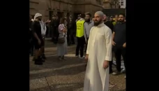 Bubarkan Salat saat...