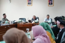 Bahas Raperda Kependudukan,...